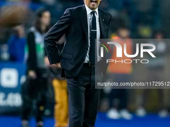 Simone Inzaghi head coach of FC Internazionale yells during the Serie A Enilive match between Empoli FC and FC Internazionale at Stadio Carl...