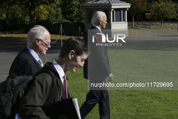 US President Joe Biden departs the White House en route to Philadelphia, Pennsylvania, on November 1, 2024, at South Lawn/White House in Was...