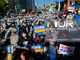 Tens of thousands of Democratic Party members, citizens, and lawmakers attend the protest in front of Seoul Station, calling for a special i...