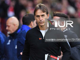 Julen Lopetegui manages West Ham United during the Premier League match between Nottingham Forest and West Ham United at the City Ground in...