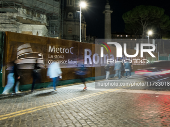 Alert in Rome: Metro C funding is at risk due to budget cuts. The 425 million euro cuts planned by the budget threaten the completion of Rom...