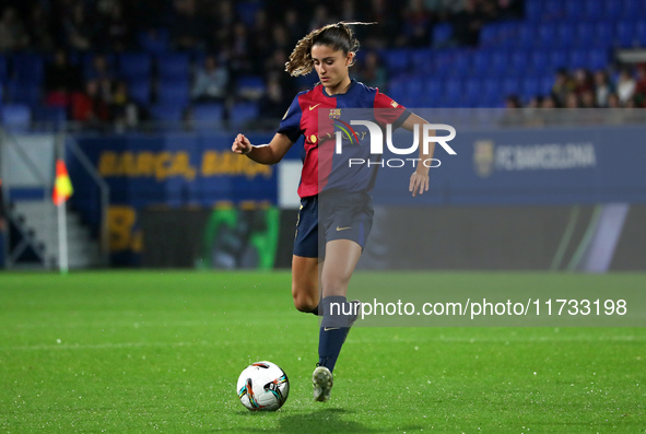 Jana Fernandez plays during the match between FC Barcelona Women and SD Eibar Women, corresponding to week 8 of the Liga F, at the Johan Cru...