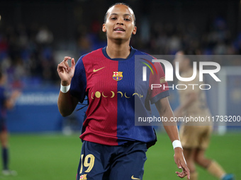 Vicky Lopez plays during the match between FC Barcelona Women and SD Eibar Women, corresponding to week 8 of the Liga F, at the Johan Cruyff...