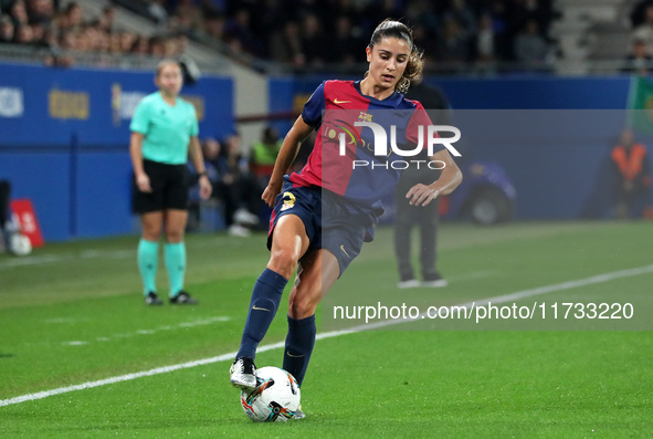 Jana Fernandez plays during the match between FC Barcelona Women and SD Eibar Women, corresponding to week 8 of the Liga F, at the Johan Cru...