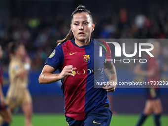 Claudia Pina plays during the match between FC Barcelona Women and SD Eibar Women, corresponding to week 8 of the Liga F, at the Johan Cruyf...