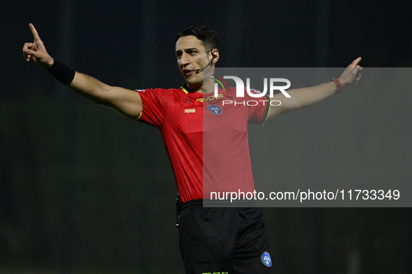 Referee Gianmarco Vailati officiates during the 8th day of the Serie A Femminile eBay Championship between S.S. Lazio and F.C. Como at the M...