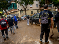 Thousands of volunteers participate in cleaning the areas affected by the floods of October 29 in Valencia. Towns such as Massanassa, Alfafa...