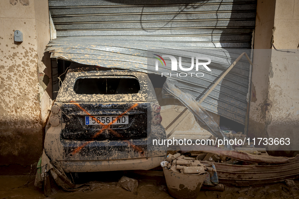 Thousands of volunteers participate in cleaning the areas affected by the floods of October 29 in Valencia. Towns such as Massanassa, Alfafa...