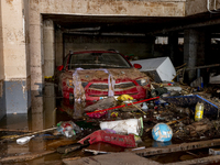 Thousands of volunteers participate in cleaning the areas affected by the floods of October 29 in Valencia. Towns such as Massanassa, Alfafa...