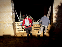 Thousands of volunteers participate in cleaning the areas affected by the floods of October 29 in Valencia. Towns such as Massanassa, Alfafa...