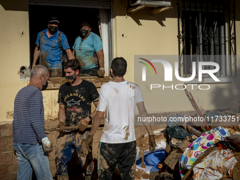 Thousands of volunteers participate in cleaning the areas affected by the floods of October 29 in Valencia. Towns such as Massanassa, Alfafa...