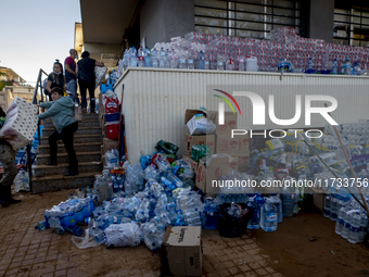 Thousands of volunteers participate in cleaning the areas affected by the floods of October 29 in Valencia. Towns such as Massanassa, Alfafa...