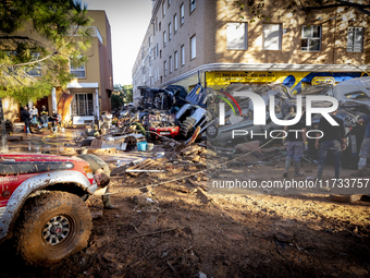 Thousands of volunteers participate in cleaning the areas affected by the floods of October 29 in Valencia. Towns such as Massanassa, Alfafa...