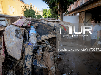 Thousands of volunteers participate in cleaning the areas affected by the floods of October 29 in Valencia. Towns such as Massanassa, Alfafa...