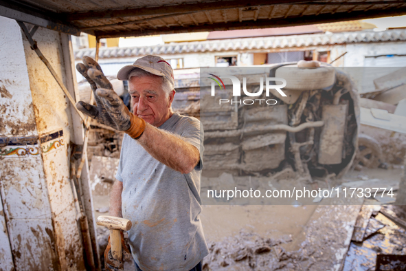 Thousands of volunteers participate in cleaning the areas affected by the floods of October 29 in Valencia. Towns such as Massanassa, Alfafa...