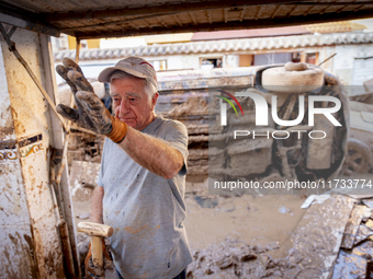 Thousands of volunteers participate in cleaning the areas affected by the floods of October 29 in Valencia. Towns such as Massanassa, Alfafa...