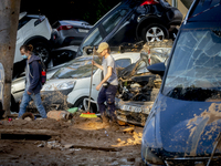 Thousands of volunteers participate in cleaning the areas affected by the floods of October 29 in Valencia. Towns such as Massanassa, Alfafa...