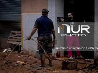 Thousands of volunteers participate in cleaning the areas affected by the floods of October 29 in Valencia. Towns such as Massanassa, Alfafa...