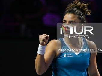 RIYADH, SAUDI ARABIA - NOVEMBER 02: Jasmine Paolini of Italy in action during her match against Kazakhstan's Elena Rybakina at the 2024 WTA...