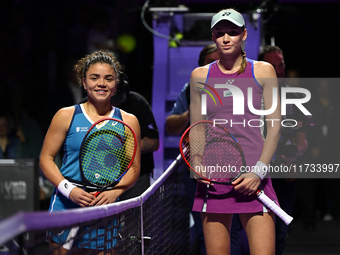 RIYADH, SAUDI ARABIA - NOVEMBER 02: (L-R) Jasmine Paolini of Italy and Elena Rybakina of Kazakhstan, pose for a photo ahead of a match at th...