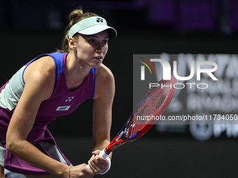 RIYADH, SAUDI ARABIA - NOVEMBER 02: Elena Rybakina of Kazakhstan during her match against Jasmine Paolini of Italy at the 2024 WTA Finals, p...