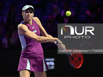 RIYADH, SAUDI ARABIA - NOVEMBER 02: Elena Rybakina of Kazakhstan during her match against Jasmine Paolini of Italy at the 2024 WTA Finals, p...