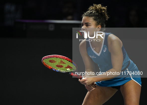 RIYADH, SAUDI ARABIA - NOVEMBER 02: Jasmine Paolini of Italy during her match against Kazakhstan's Elena Rybakina at the 2024 WTA Finals, pa...