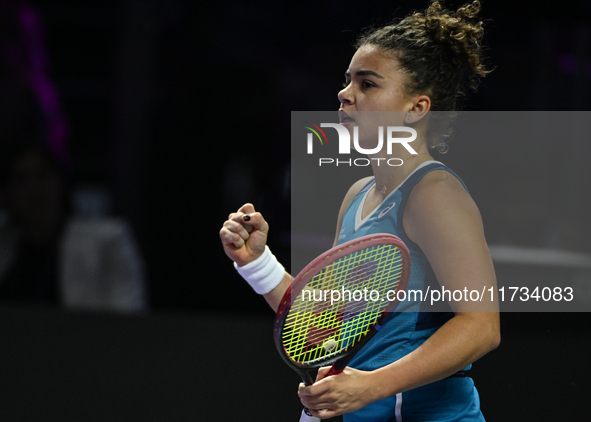 RIYADH, SAUDI ARABIA - NOVEMBER 02: Jasmine Paolini of Italy during her match against Kazakhstan's Elena Rybakina at the 2024 WTA Finals, pa...