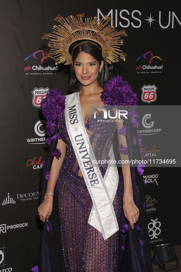 Miss Universe Sheynnis Palacios attends the red carpet for the Miss Universe Catrinas Gala at Antiguo Colegio de las Vizcainas in Mexico Cit...