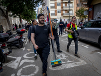 Thousands of volunteers participate in cleaning the areas affected by the floods of October 29 in Valencia. Towns such as Massanassa, Alfafa...