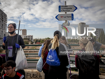 Thousands of volunteers participate in cleaning the areas affected by the floods of October 29 in Valencia. Towns such as Massanassa, Alfafa...