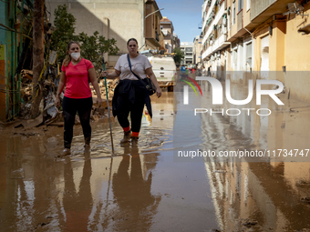 Thousands of volunteers participate in cleaning the areas affected by the floods of October 29 in Valencia. Towns such as Massanassa, Alfafa...