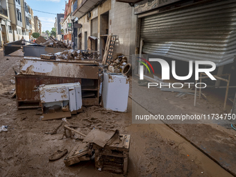 Thousands of volunteers participate in cleaning the areas affected by the floods of October 29 in Valencia. Towns such as Massanassa, Alfafa...