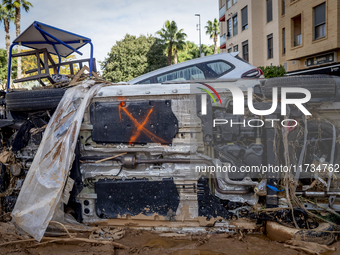 Thousands of volunteers participate in cleaning the areas affected by the floods of October 29 in Valencia. Towns such as Massanassa, Alfafa...