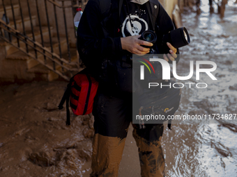 Thousands of volunteers participate in cleaning the areas affected by the floods of October 29 in Valencia. Towns such as Massanassa, Alfafa...