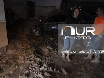 Thousands of volunteers participate in cleaning the areas affected by the floods of October 29 in Valencia. Towns such as Massanassa, Alfafa...