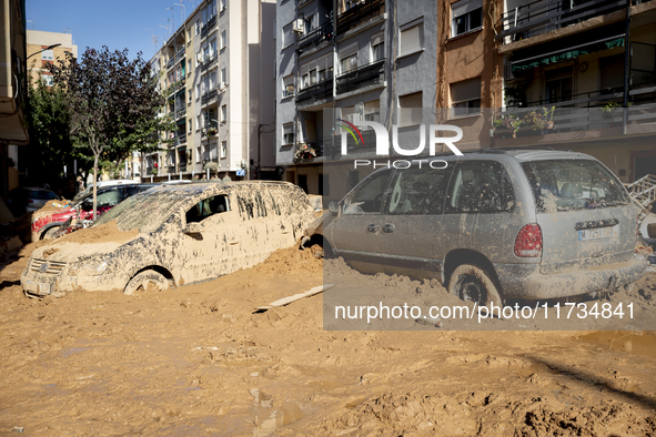 Thousands of volunteers participate in cleaning the areas affected by the floods of October 29 in Valencia. Towns such as Massanassa, Alfafa...