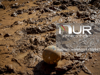 Thousands of volunteers participate in cleaning the areas affected by the floods of October 29 in Valencia. Towns such as Massanassa, Alfafa...