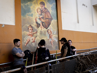 Thousands of volunteers participate in cleaning the areas affected by the floods of October 29 in Valencia. Towns such as Massanassa, Alfafa...