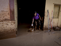 Thousands of volunteers participate in cleaning the areas affected by the floods of October 29 in Valencia. Towns such as Massanassa, Alfafa...