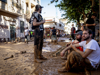 Thousands of volunteers participate in cleaning the areas affected by the floods of October 29 in Valencia. Towns such as Massanassa, Alfafa...