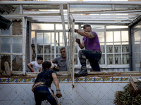 Thousands of volunteers participate in cleaning the areas affected by the floods of October 29 in Valencia. Towns such as Massanassa, Alfafa...