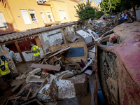 Thousands of volunteers participate in cleaning the areas affected by the floods of October 29 in Valencia. Towns such as Massanassa, Alfafa...