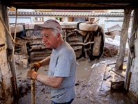 Thousands of volunteers participate in cleaning the areas affected by the floods of October 29 in Valencia. Towns such as Massanassa, Alfafa...