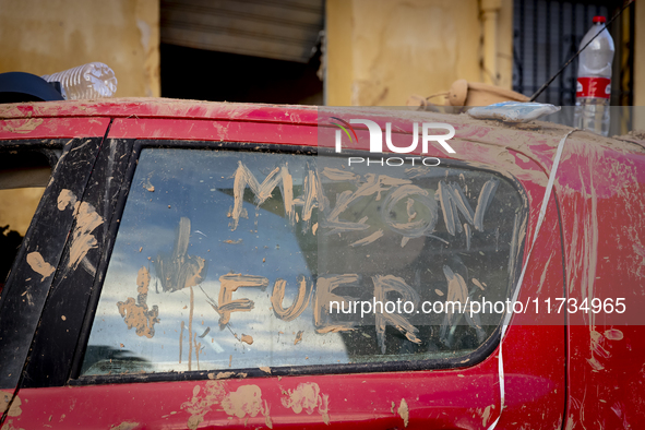 Thousands of volunteers participate in cleaning the areas affected by the floods of October 29 in Valencia. Towns such as Massanassa, Alfafa...