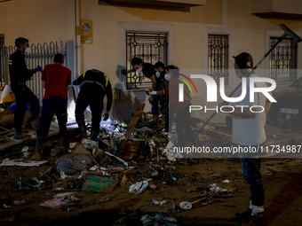 Thousands of volunteers participate in cleaning the areas affected by the floods of October 29 in Valencia. Towns such as Massanassa, Alfafa...