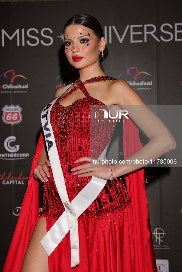 Miss Latvia Maria Vicinska attends the red carpet for the Miss Universe Catrinas Gala at Antiguo Colegio de las Vizcainas in Mexico City, Me...