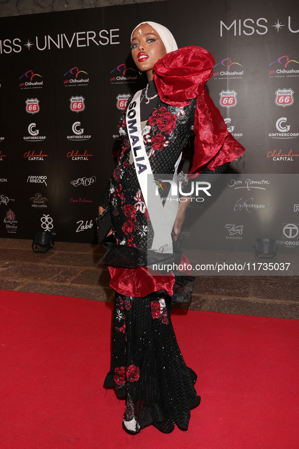 Miss Somalia Khadija Omar attends the red carpet for the Miss Universe Catrinas Gala at Antiguo Colegio de las Vizcainas in Mexico City, Mex...