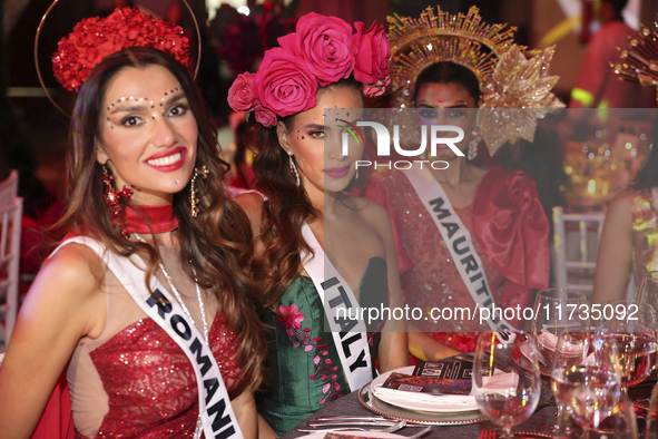 Miss Romania Loredana Salanta and Miss Italy Glelany Cavalcante attend the Miss Universe Catrinas Gala at Antiguo Colegio de las Vizcainas i...