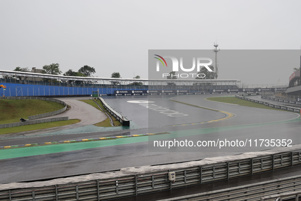 The rain falls over the track during the Formula 1 Lenovo Grande Premio De Sao Paulo 2024 in Sao Paulo, Brazil, on November 2, 2024. 